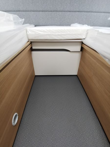 Adora 613 UL