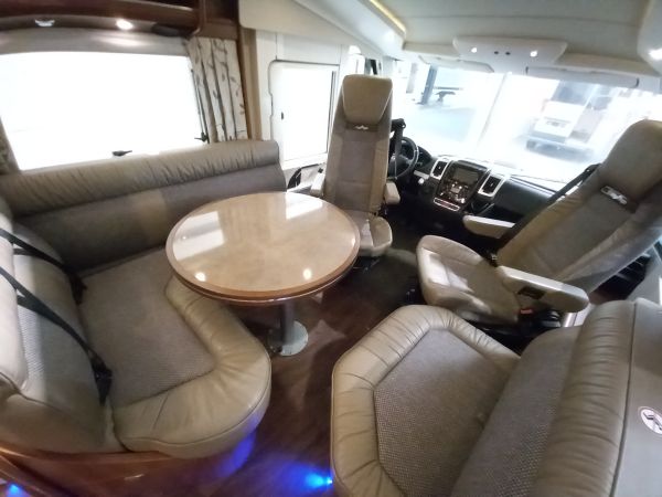 Chic E-Line 51 QB Yachting