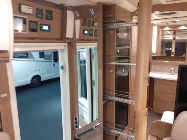 Palace 88 GQ 70 C Smart Garage