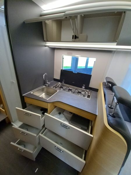 Coral Axess 670 SL