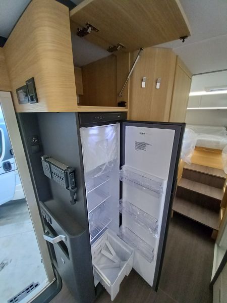 Coral Axess 670 SL