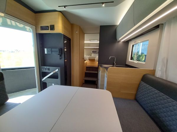 Coral Axess 650 DL