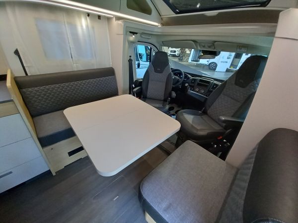 Coral Axess 650 DL