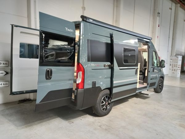 Twin Plus 600 SPB Family Panoramic