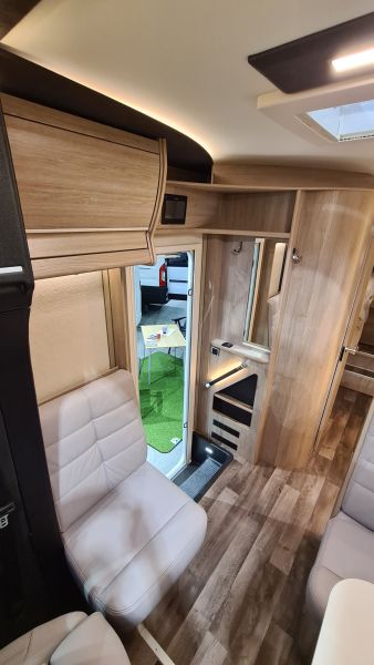 KABE Travel Master Novum 750 LGB Light