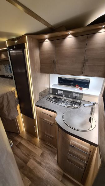 KABE Travel Master Novum 750 LGB Light