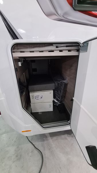 KABE Travel Master Novum 750 LGB Light