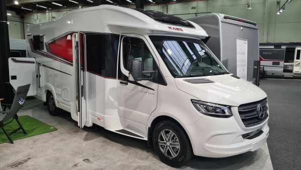 KABE Travel Master Novum 750 LGB Light