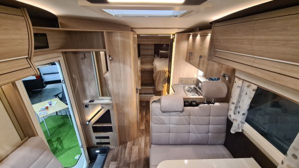 KABE Travel Master Novum 750 LGB Light