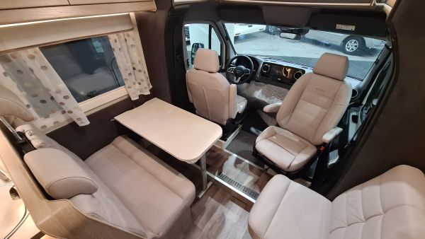 KABE Travel Master Novum 750 LGB Light