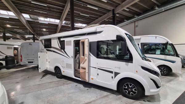 Sovereign 879