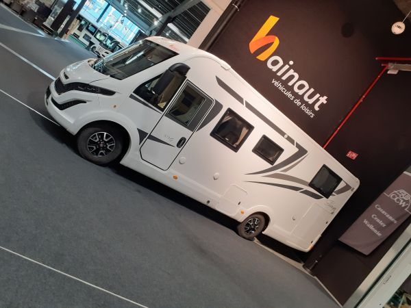 Sovereign 879
