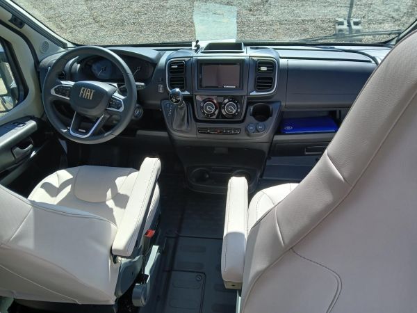 Eliseo 644 Attractive Edition