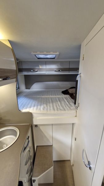 Travel Van 590