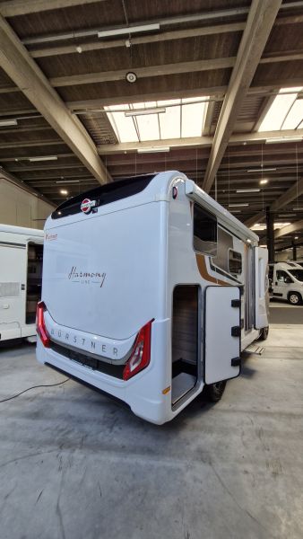 Travel Van 590