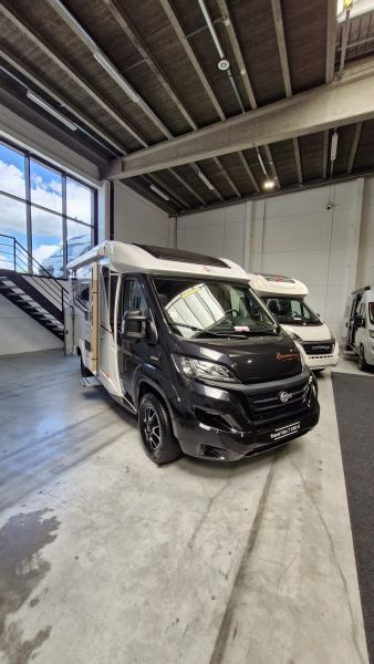 Travel Van 590