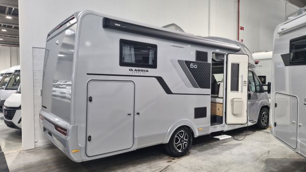 Coral 670 DL 60Y Deluxe