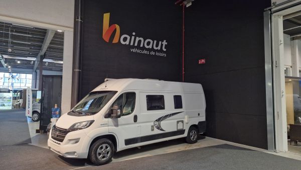 Chausson V 594 Start