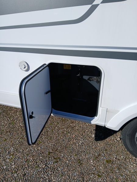 Coral 650 DL Benelux Edition