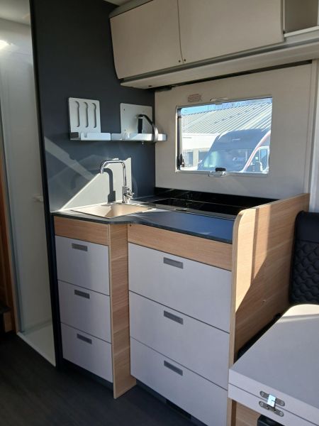 Coral 650 DL Benelux Edition