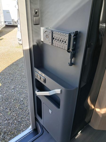 Coral 650 DL Benelux Edition