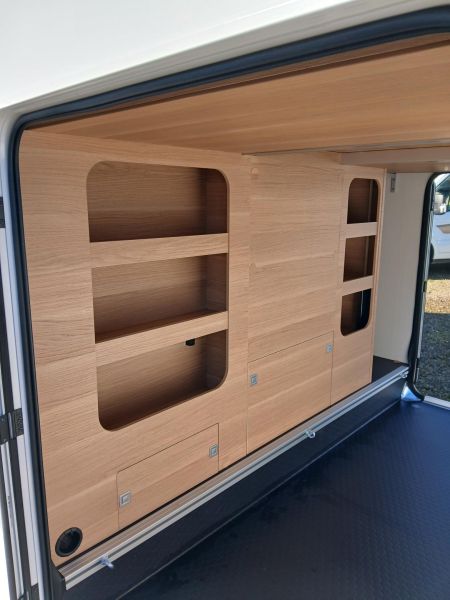 Coral 650 DL Benelux Edition