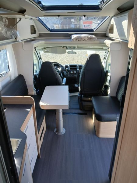 Coral 650 DL Benelux Edition