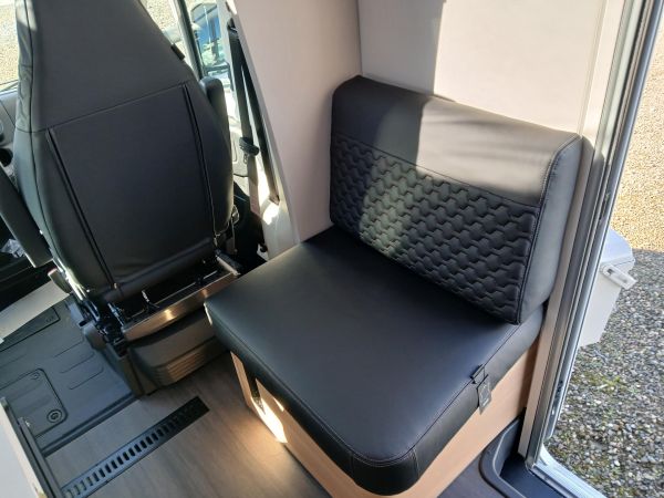 Coral 650 DL Benelux Edition