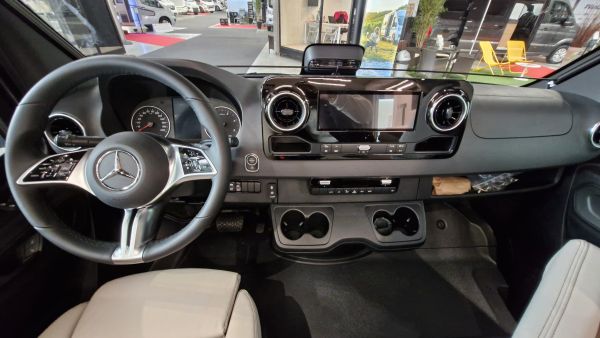 CORAL SUPREME 670 DC