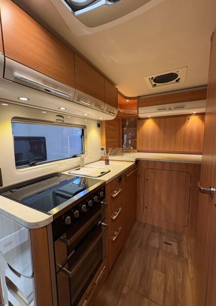 Hymer B-DL 444