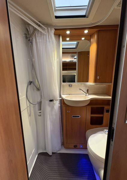 Hymer B-DL 444
