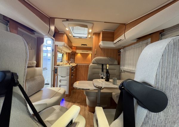 Hymer B-DL 444