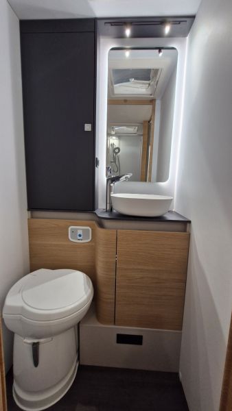 Matrix 670 SL 60Y Luxe