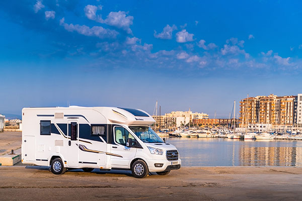 Hainaut Véhicules de loisirs Déja un motorhome profilé à partir de