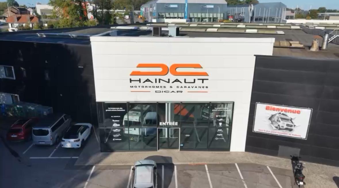 Le showroom Hainaut Véhicules de Loisirs à Gosselies vu depuis l'extérieur